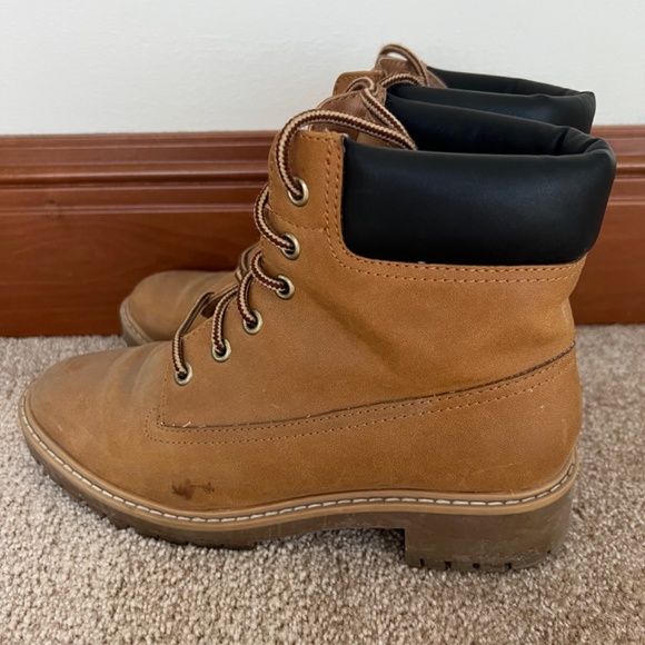 Boots - Picture 2 of 4